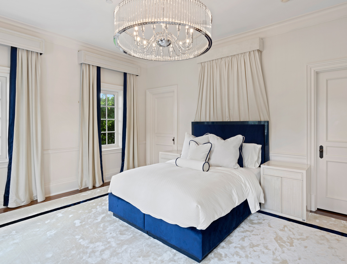 THE MARIE ANTOINETTE BED 