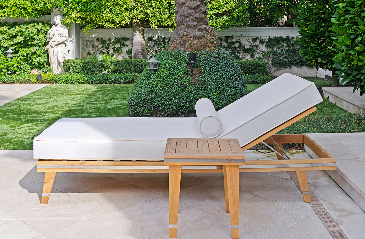 THE CAP FERRAT SUNBED