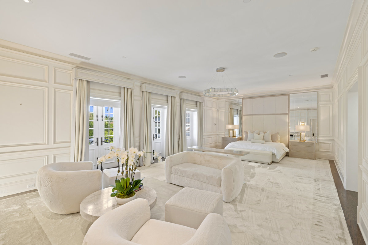 PALM BEACH TROPHY MANSION, FLORIDA