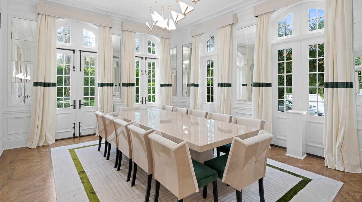 PALM BEACH TROPHY MANSION, FLORIDA