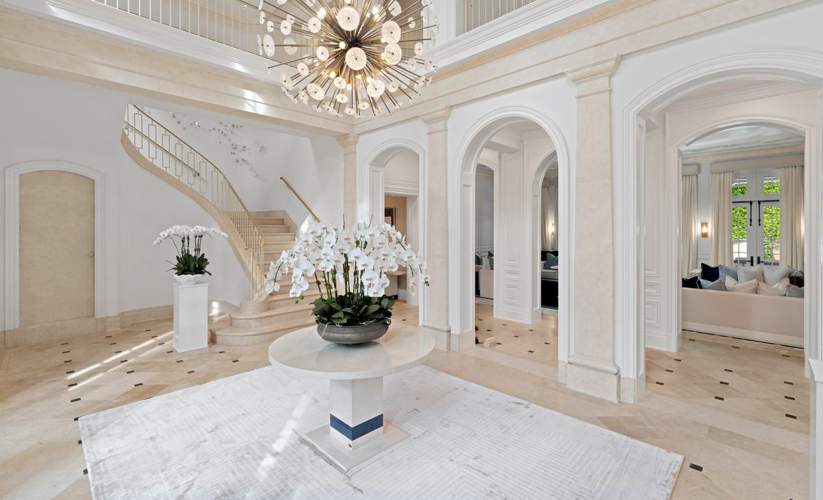 PALM BEACH TROPHY MANSION, FLORIDA