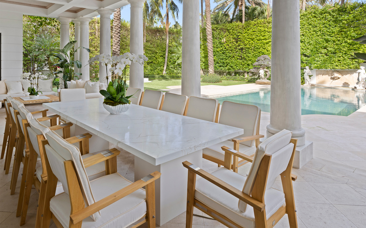 THE CAP FERRAT OUTDOOR DINING TABLE 