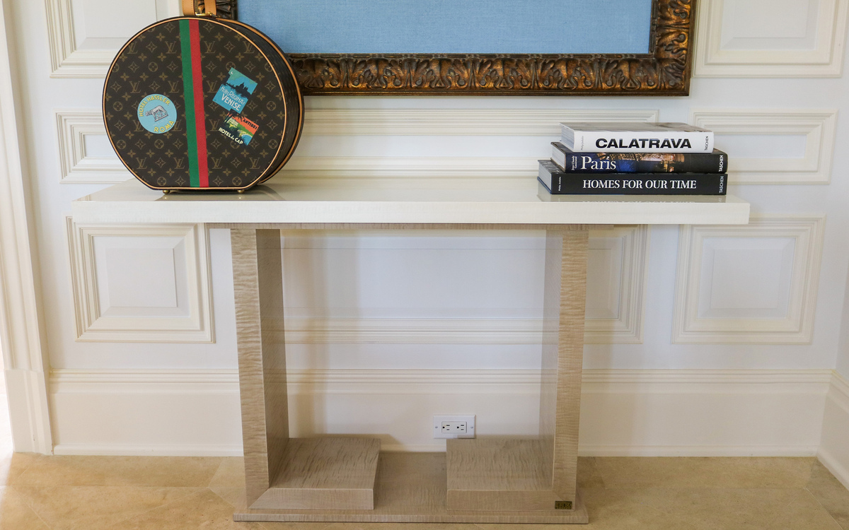 The L Console