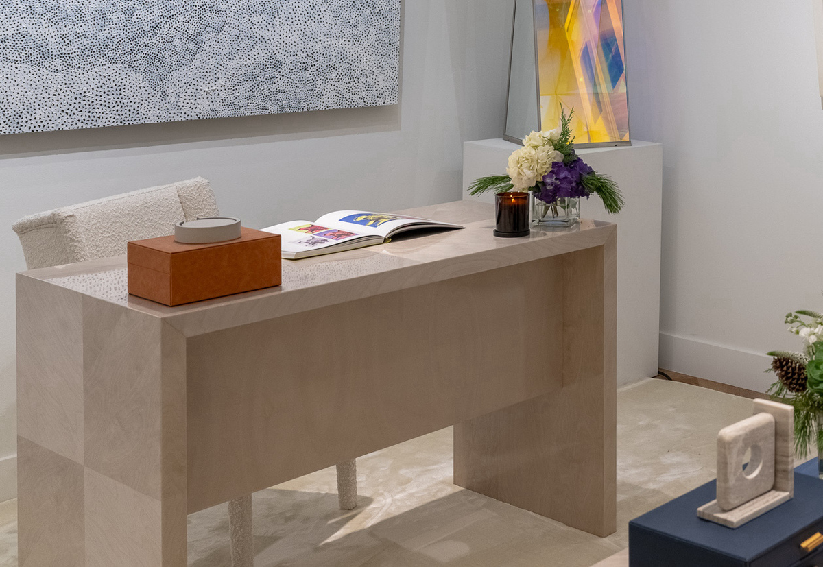 THE ASPEN DESK